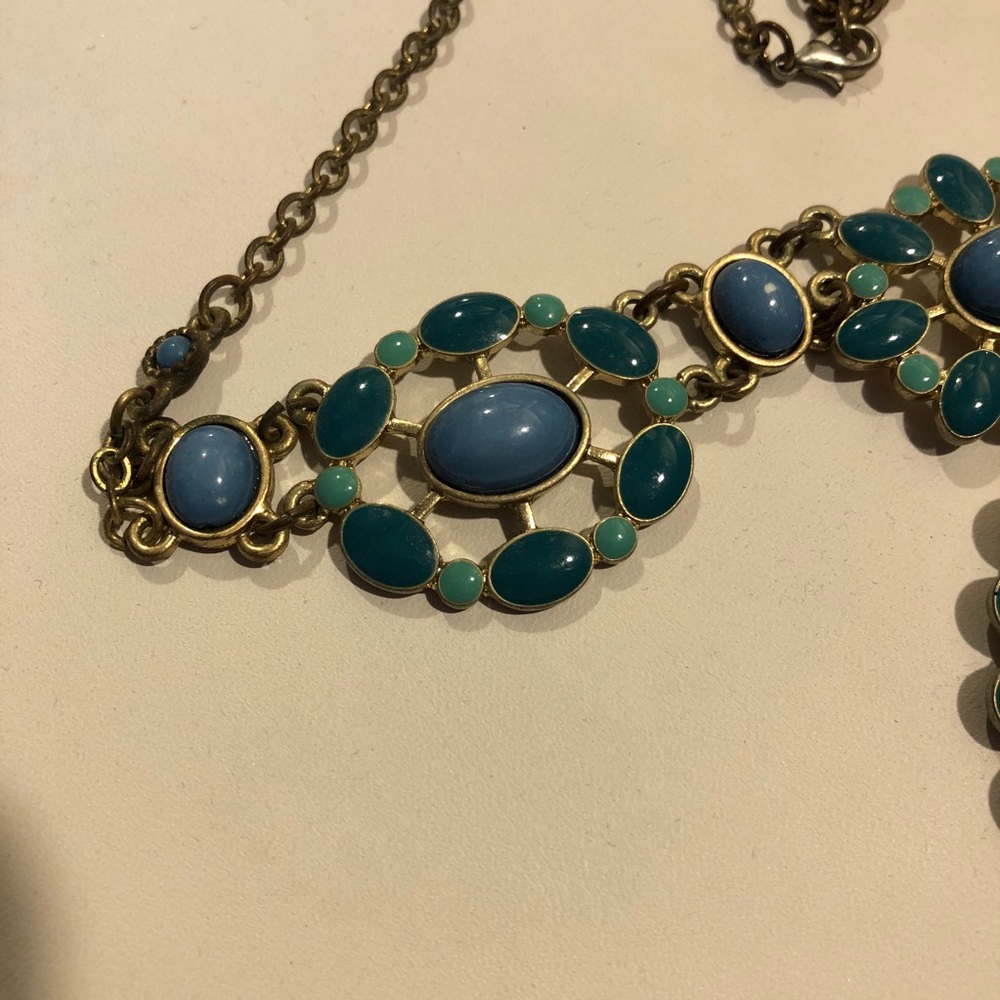 Beautiful turquoise colored necklace statement - Picture 3 of 7